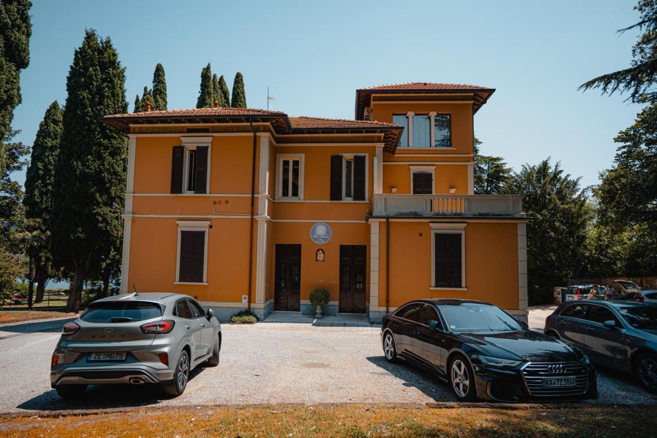 Villa Mimosa Au Lac - Estella Hotels Italia ตอสโกลาโน มาแดร์โน ภายนอก รูปภาพ