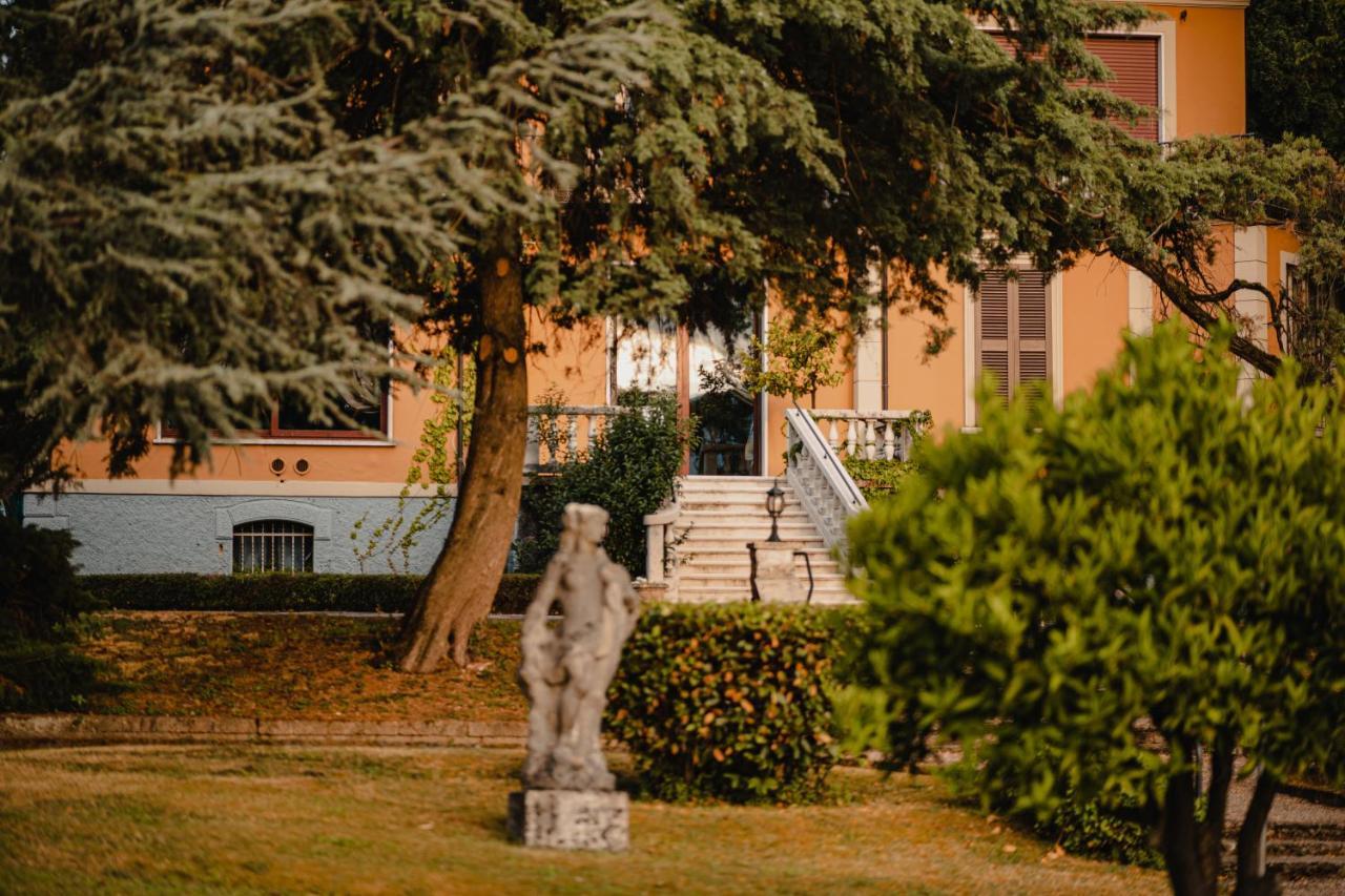 Villa Mimosa Au Lac - Estella Hotels Italia ตอสโกลาโน มาแดร์โน ภายนอก รูปภาพ