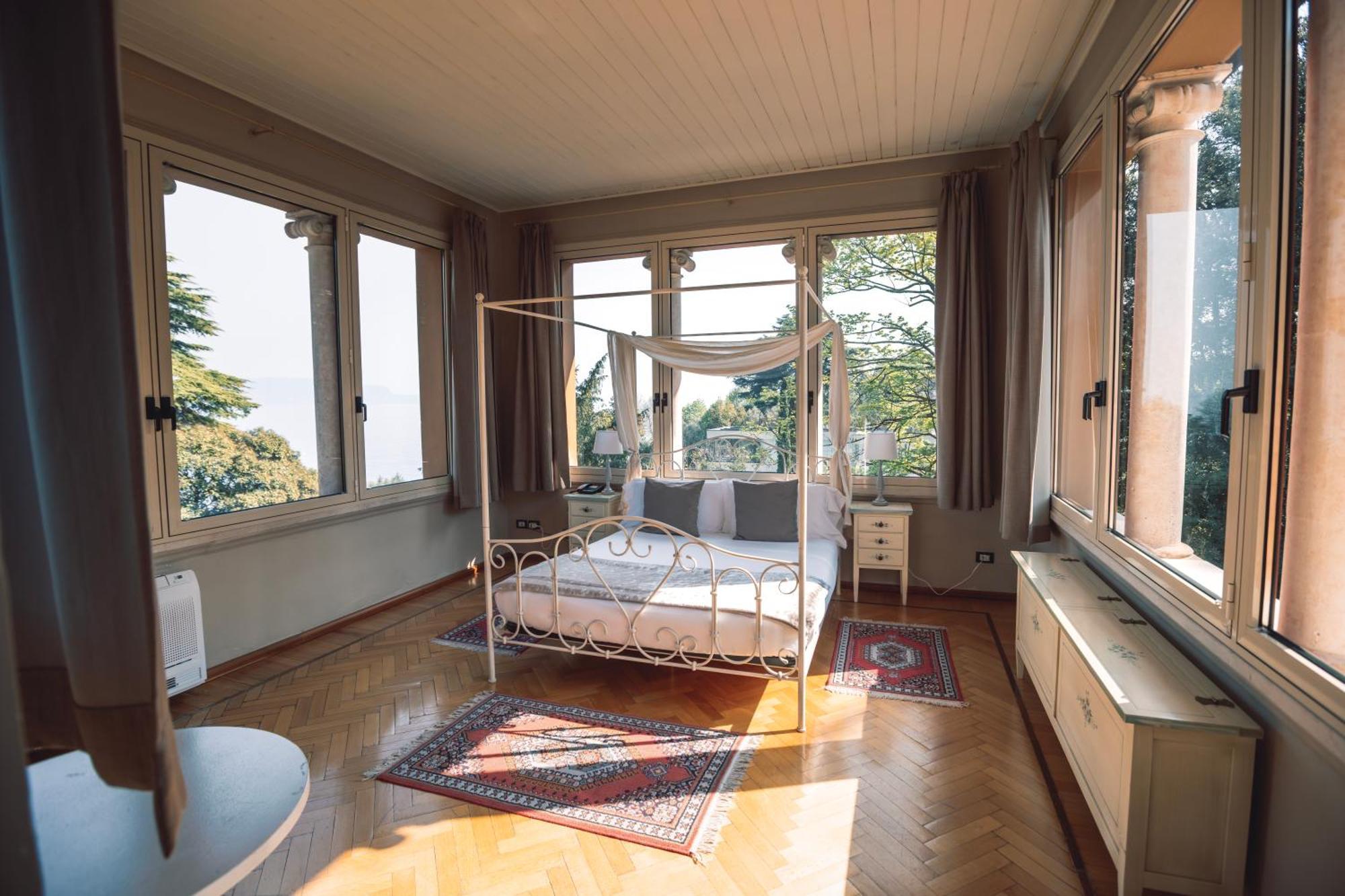Villa Mimosa Au Lac - Estella Hotels Italia ตอสโกลาโน มาแดร์โน ภายนอก รูปภาพ